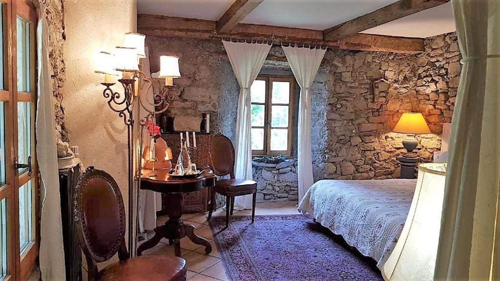 バルスロネット Domaine De Lara Bed & Breakfast エクステリア 写真