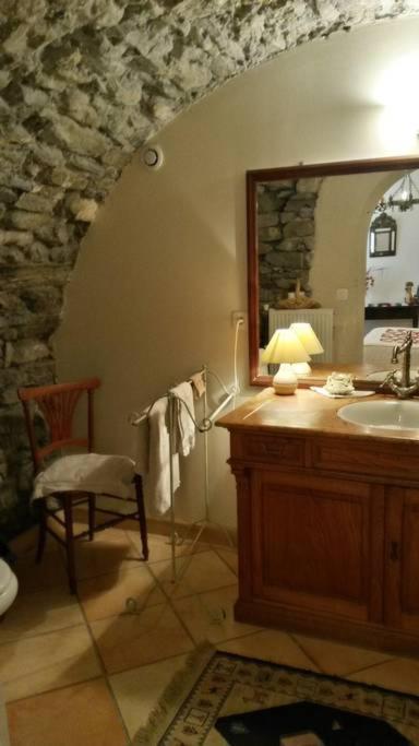 バルスロネット Domaine De Lara Bed & Breakfast エクステリア 写真