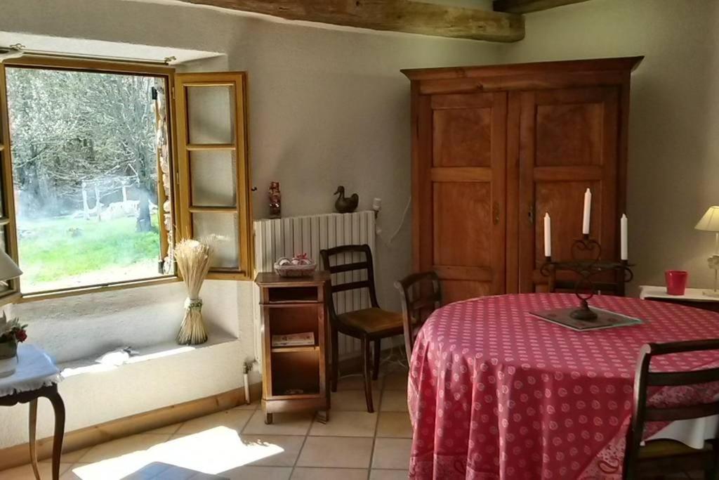 バルスロネット Domaine De Lara Bed & Breakfast エクステリア 写真
