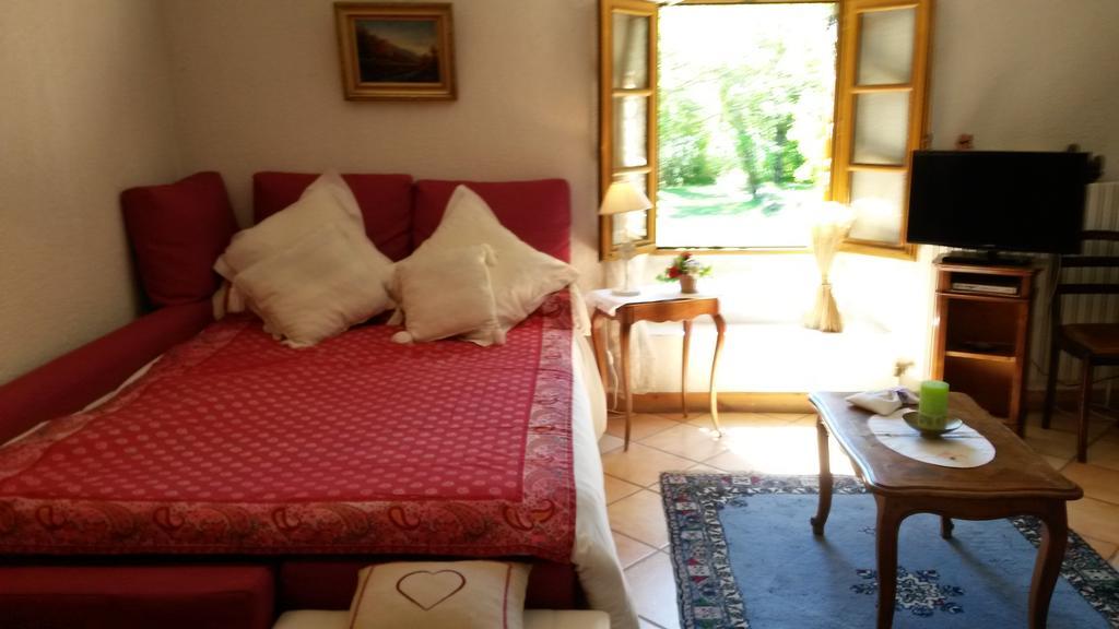 バルスロネット Domaine De Lara Bed & Breakfast エクステリア 写真