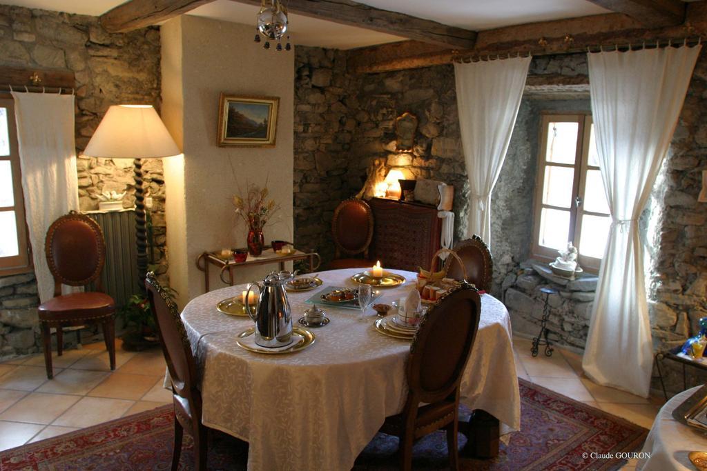 バルスロネット Domaine De Lara Bed & Breakfast エクステリア 写真
