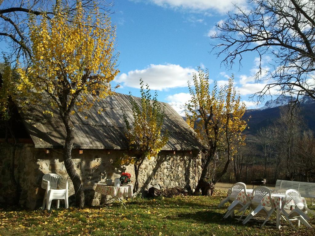 バルスロネット Domaine De Lara Bed & Breakfast エクステリア 写真