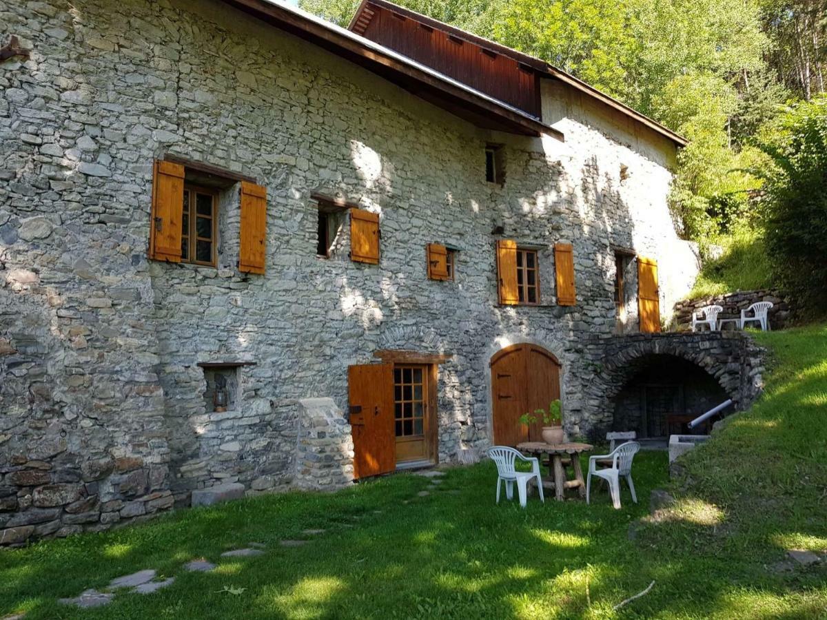 バルスロネット Domaine De Lara Bed & Breakfast エクステリア 写真